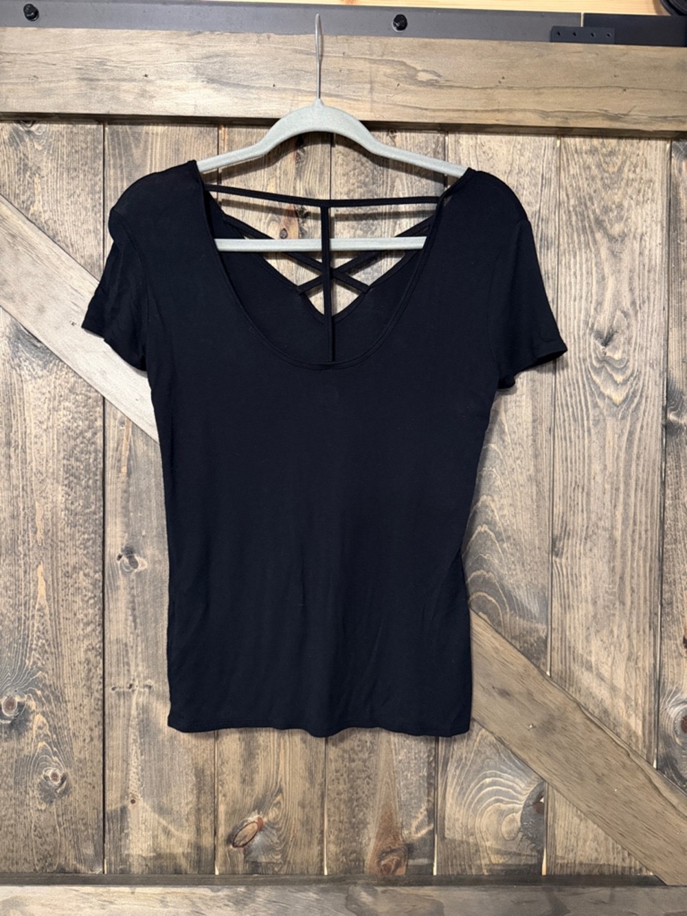 SO Black Short Sleeve V-Neck Tee with Crisscross - Picture 2 of 3